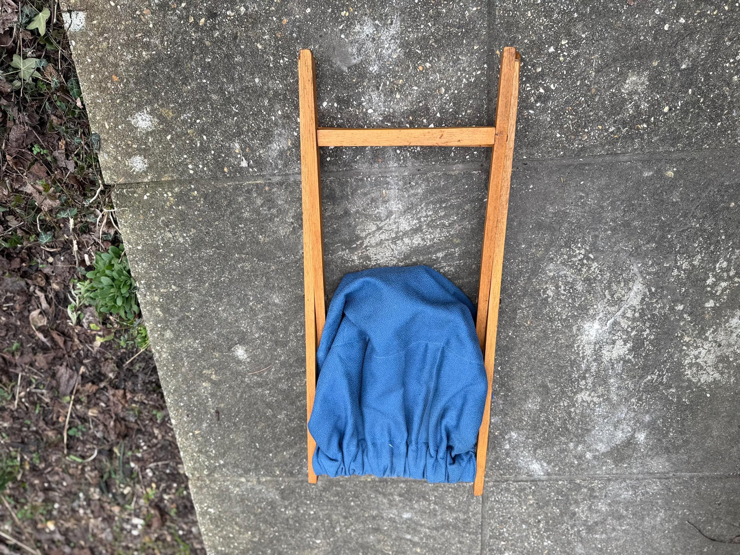 Vintage Knitting or Craft Folding Basket – wooden frame gorgeous Royal Blue & Emerald Green Basket; retro knitting basket, storage basket