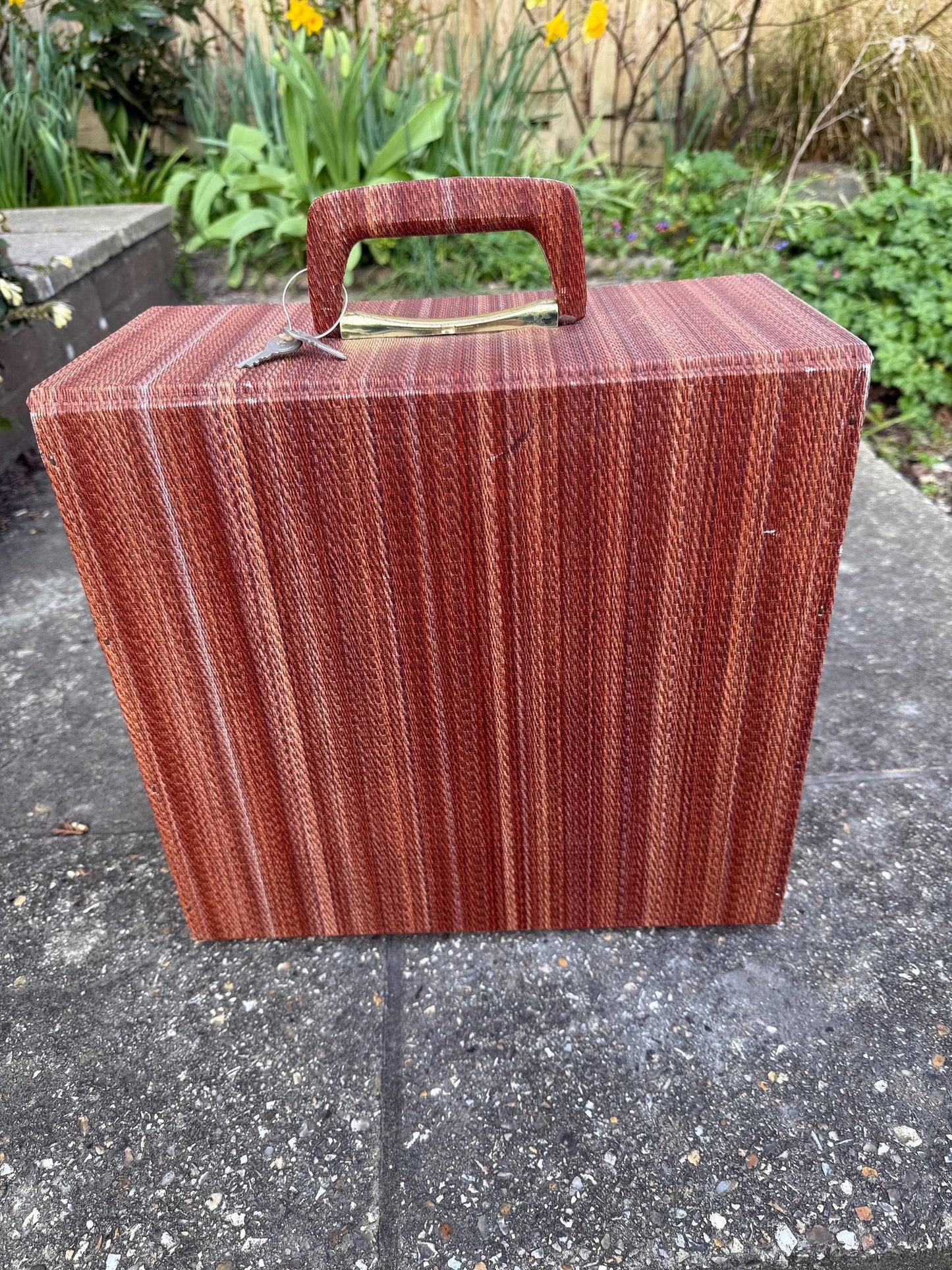 Authentic Retro Vinyl LP Record Storage Case, LP Storage Box, lockable with keys - faux material plastic case - 1960s 1970s vintage cast