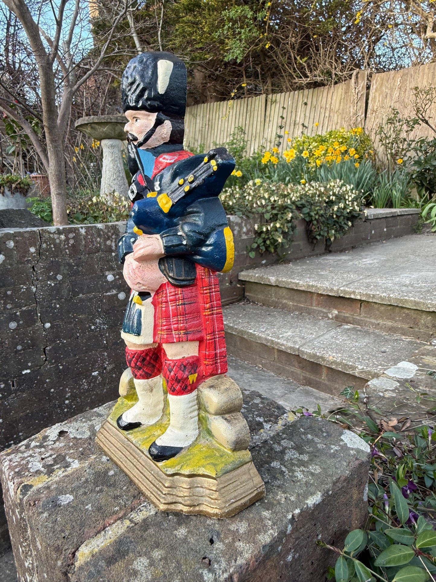 Vintage Highland Piper Door Stop - cast iron, mid-century Scottish Piper door stop, vgc