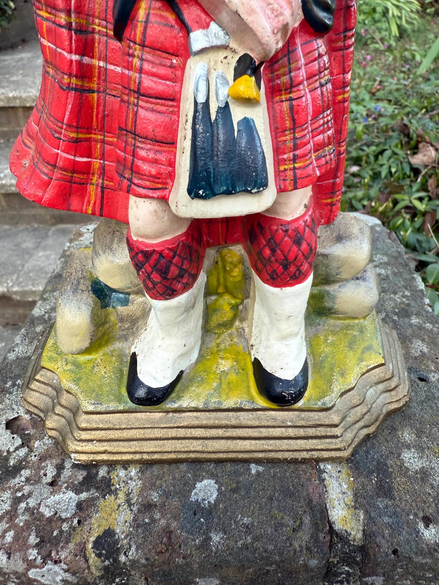 Vintage Highland Piper Door Stop - cast iron, mid-century Scottish Piper door stop, vgc