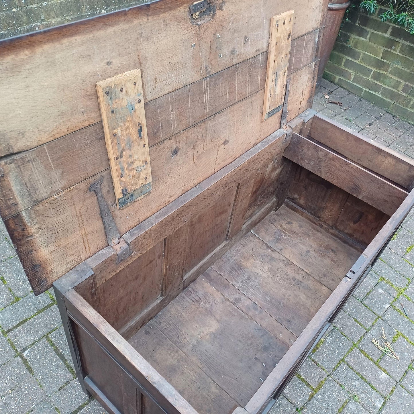 Huge Classic Antique Vintage Old English Oak Mid 19th Century Oak Trunk or Coffer FREE HAND Delivery