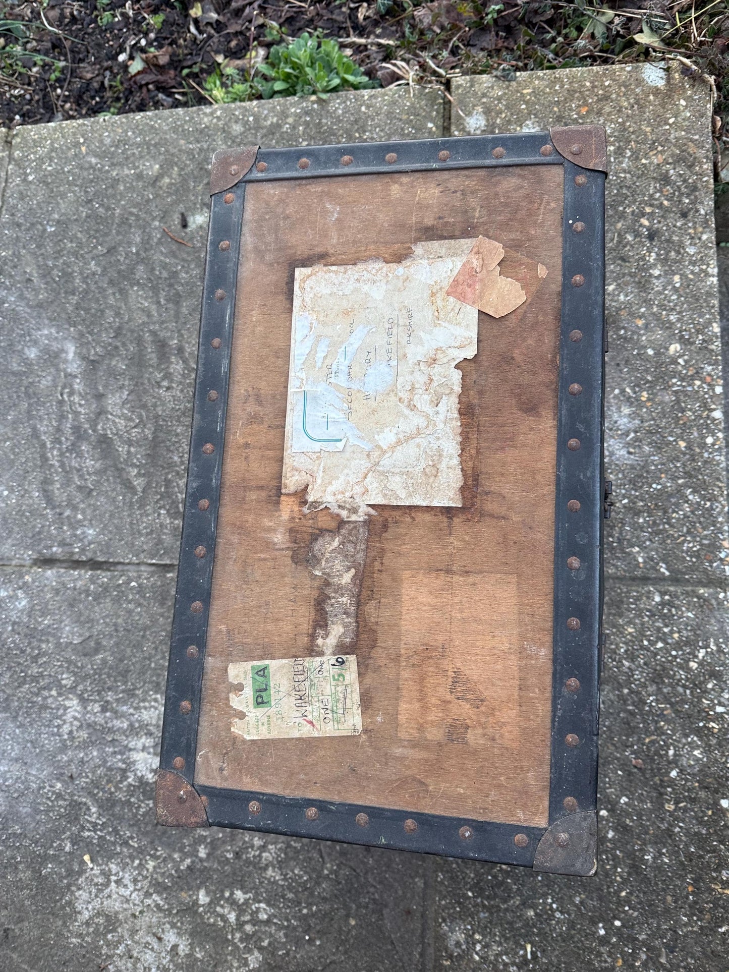 Early 1900s small storage chest, treasure chest, vintage storage box, toy box, tuck box, vintage trunk coffee table (50cm x 30cm x 29cm)