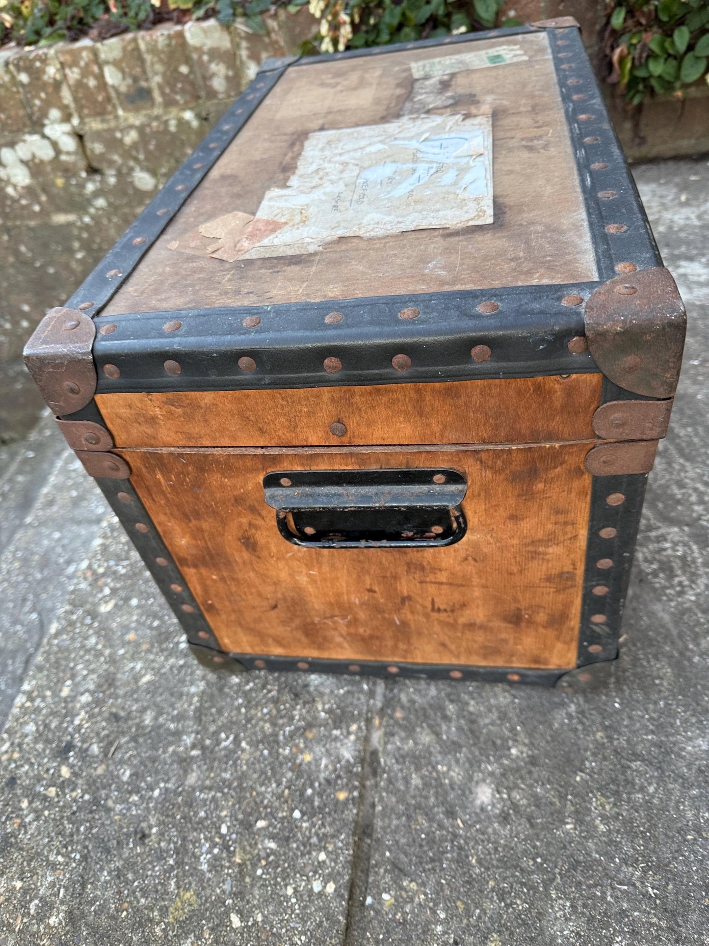 Early 1900s small storage chest, treasure chest, vintage storage box, toy box, tuck box, vintage trunk coffee table (50cm x 30cm x 29cm)