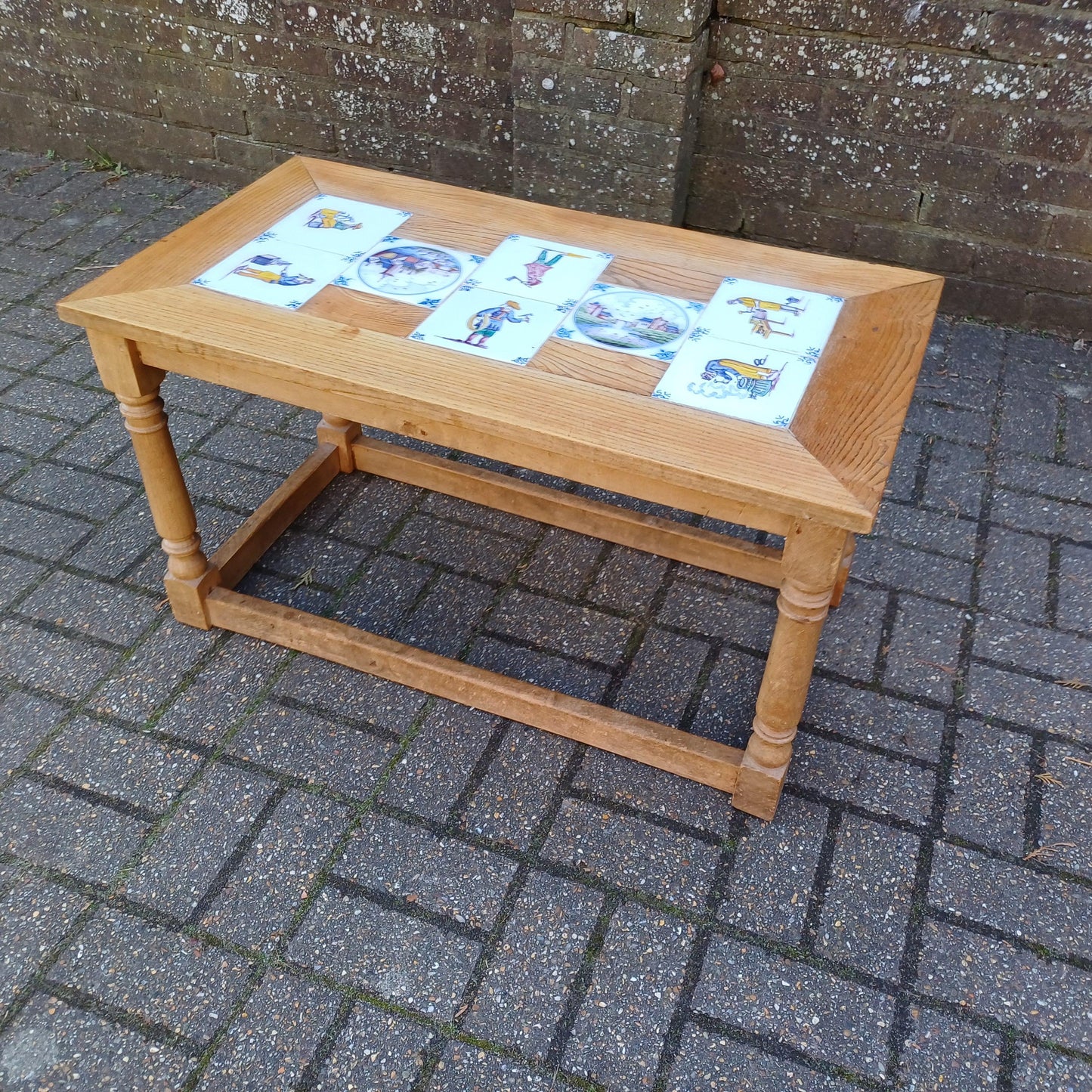 Vintage Rustic Elm Coffee Table with Folk-Inspired Tiled Top – 1970s/80s
