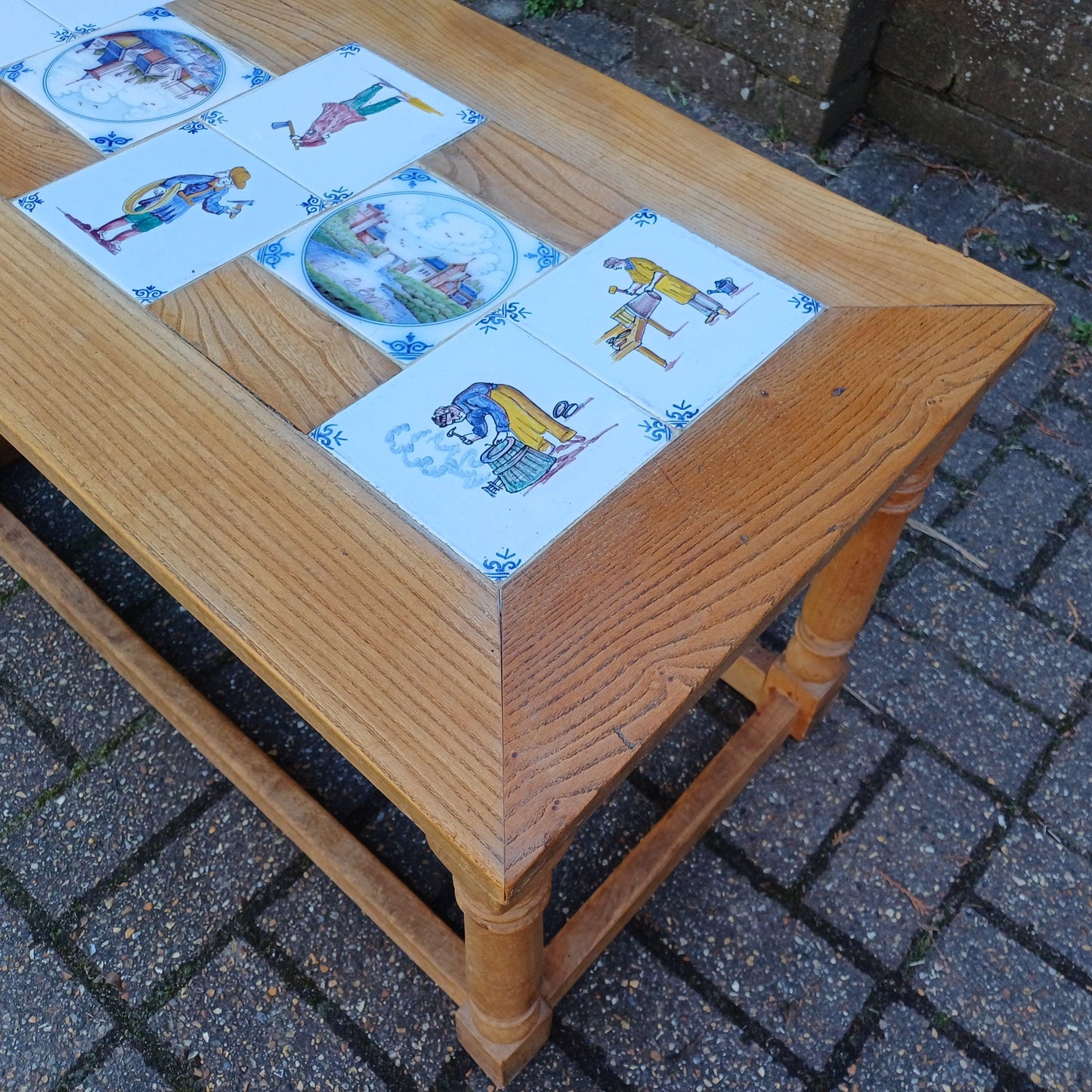Vintage Rustic Elm Coffee Table with Folk-Inspired Tiled Top – 1970s/80s