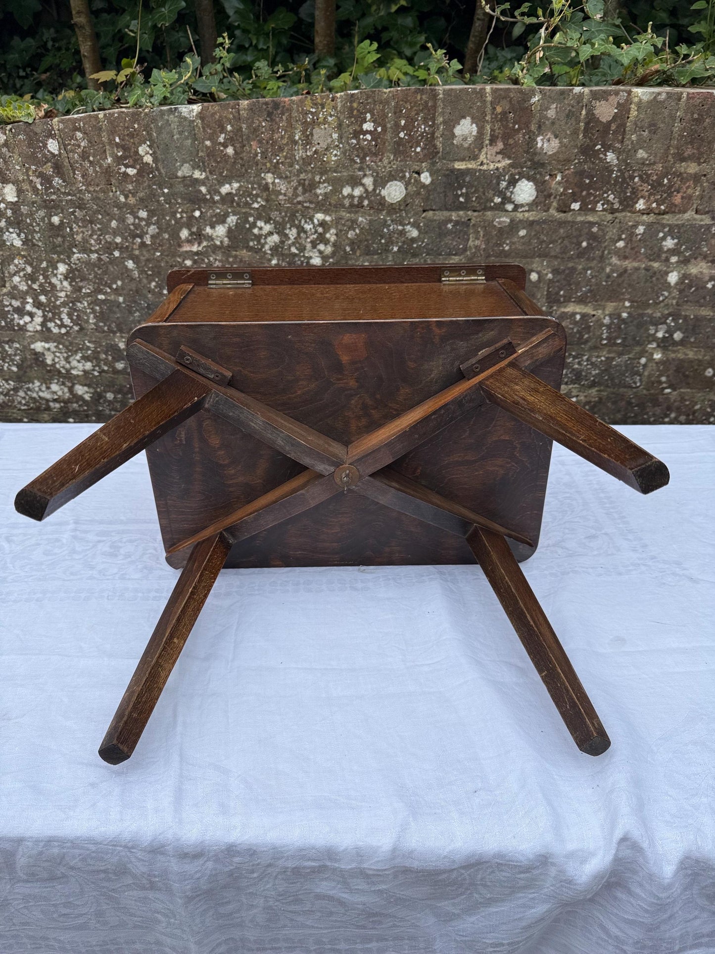 Vintage Sewing Box, wooden vintage work box, made by Morco in the 1940s-50s, pink and velvet satin lining; labelled.