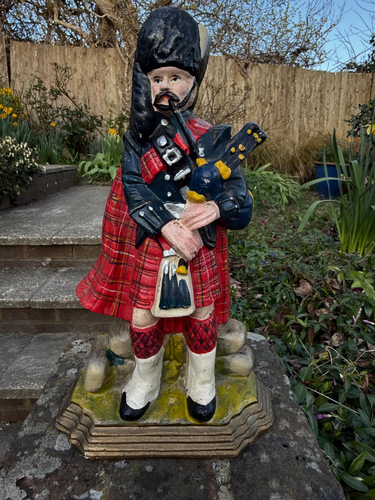 Vintage Highland Piper Door Stop - cast iron, mid-century Scottish Piper door stop, vgc