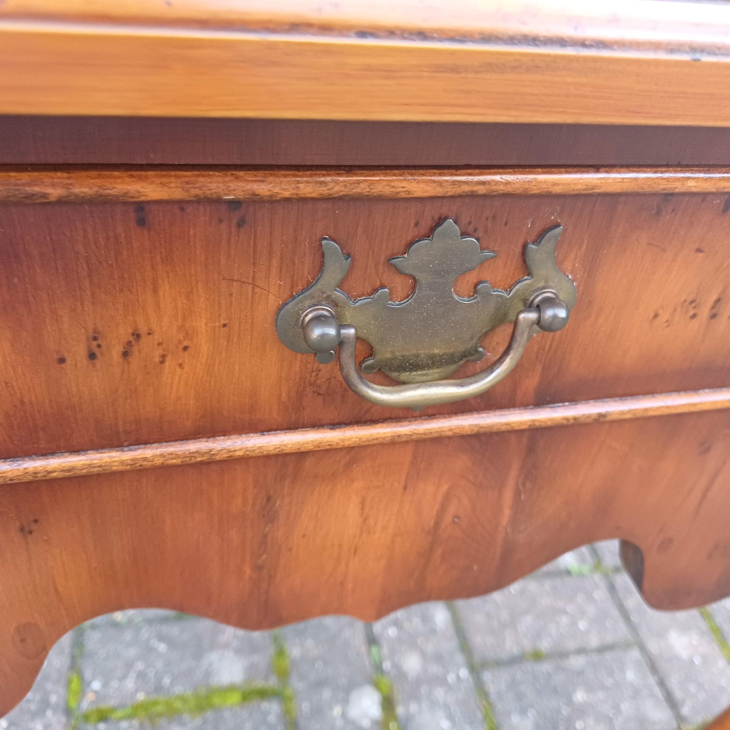 Vintage Queen Anne Style Side Dressing Table Desk Table Burr Yew Wood – Elegant Cabriole Legs, 3 Drawers, Brass Handles FREE HAND Delivery