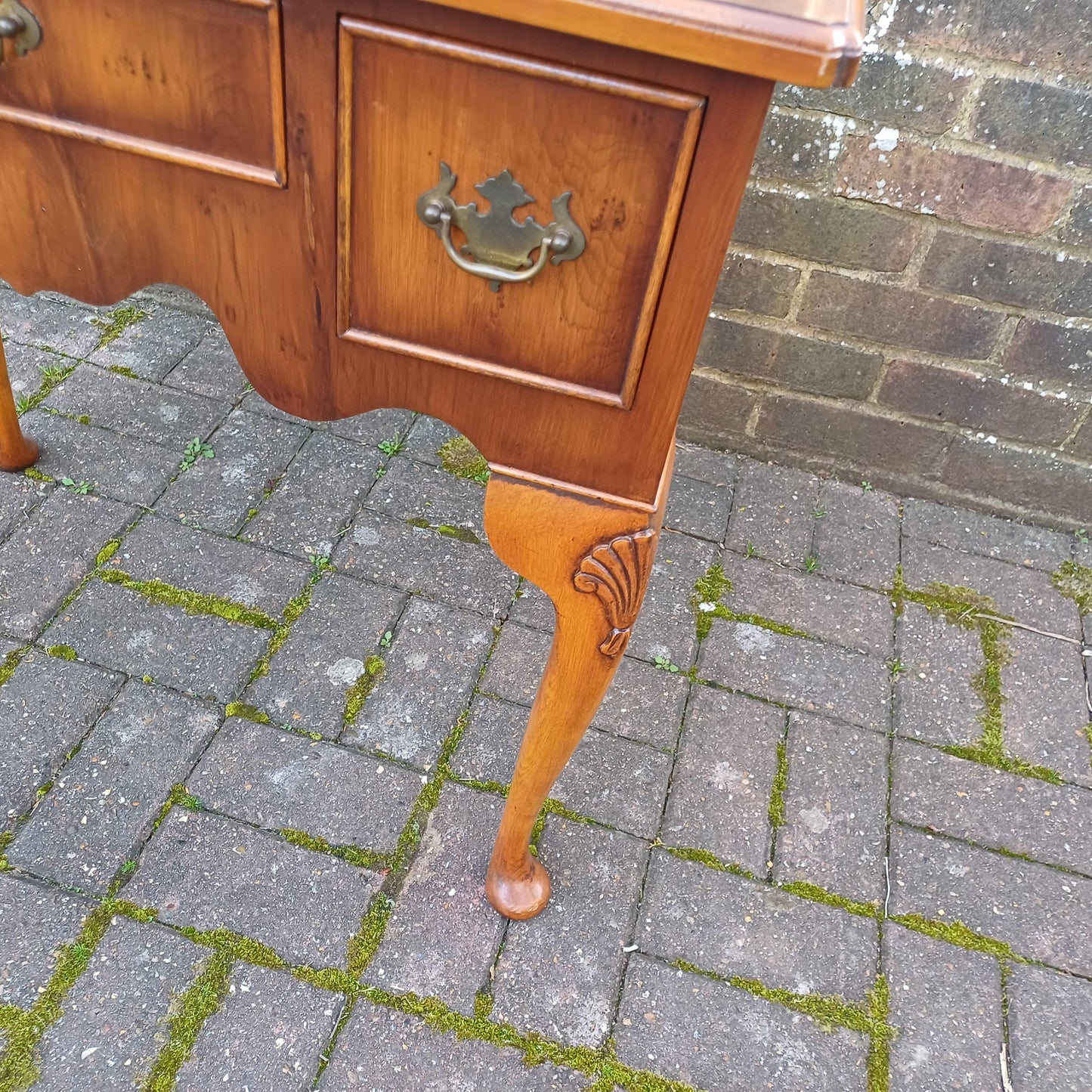 Vintage Queen Anne Style Side Dressing Table Desk Table Burr Yew Wood – Elegant Cabriole Legs, 3 Drawers, Brass Handles FREE HAND Delivery