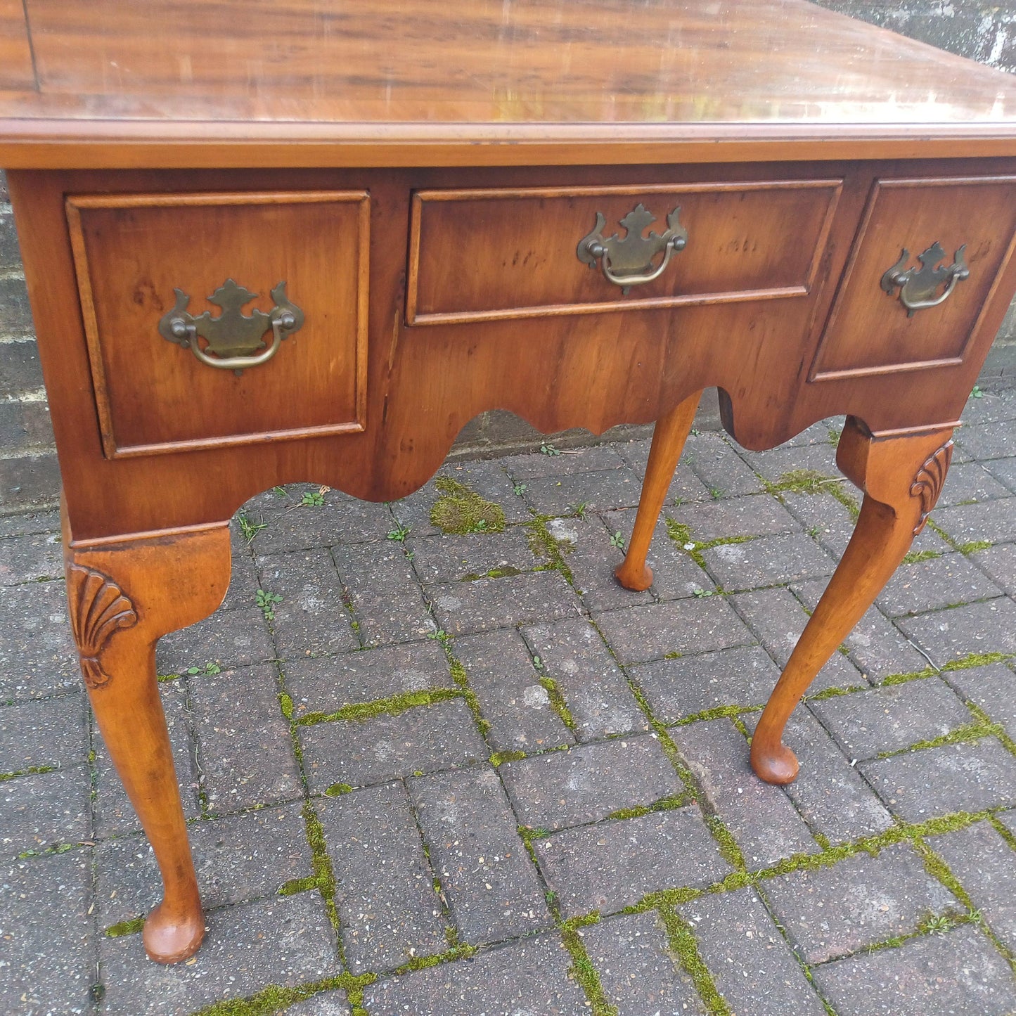 Vintage Queen Anne Style Side Dressing Table Desk Table Burr Yew Wood – Elegant Cabriole Legs, 3 Drawers, Brass Handles FREE HAND Delivery
