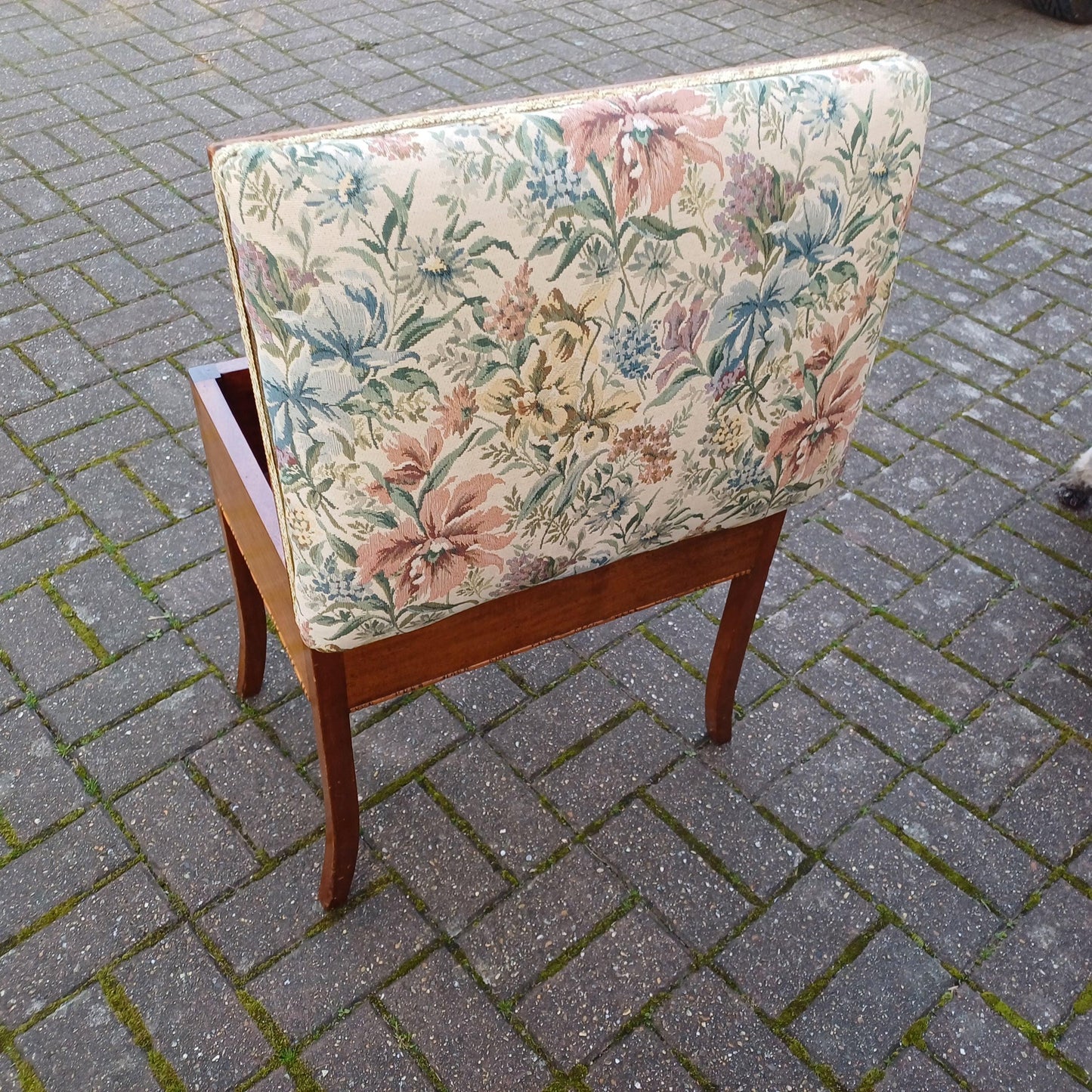 Vintage Tapestry Flower Upholstered Piano Stool Mahogany Internal Storage Bench with Queen Anne Legs