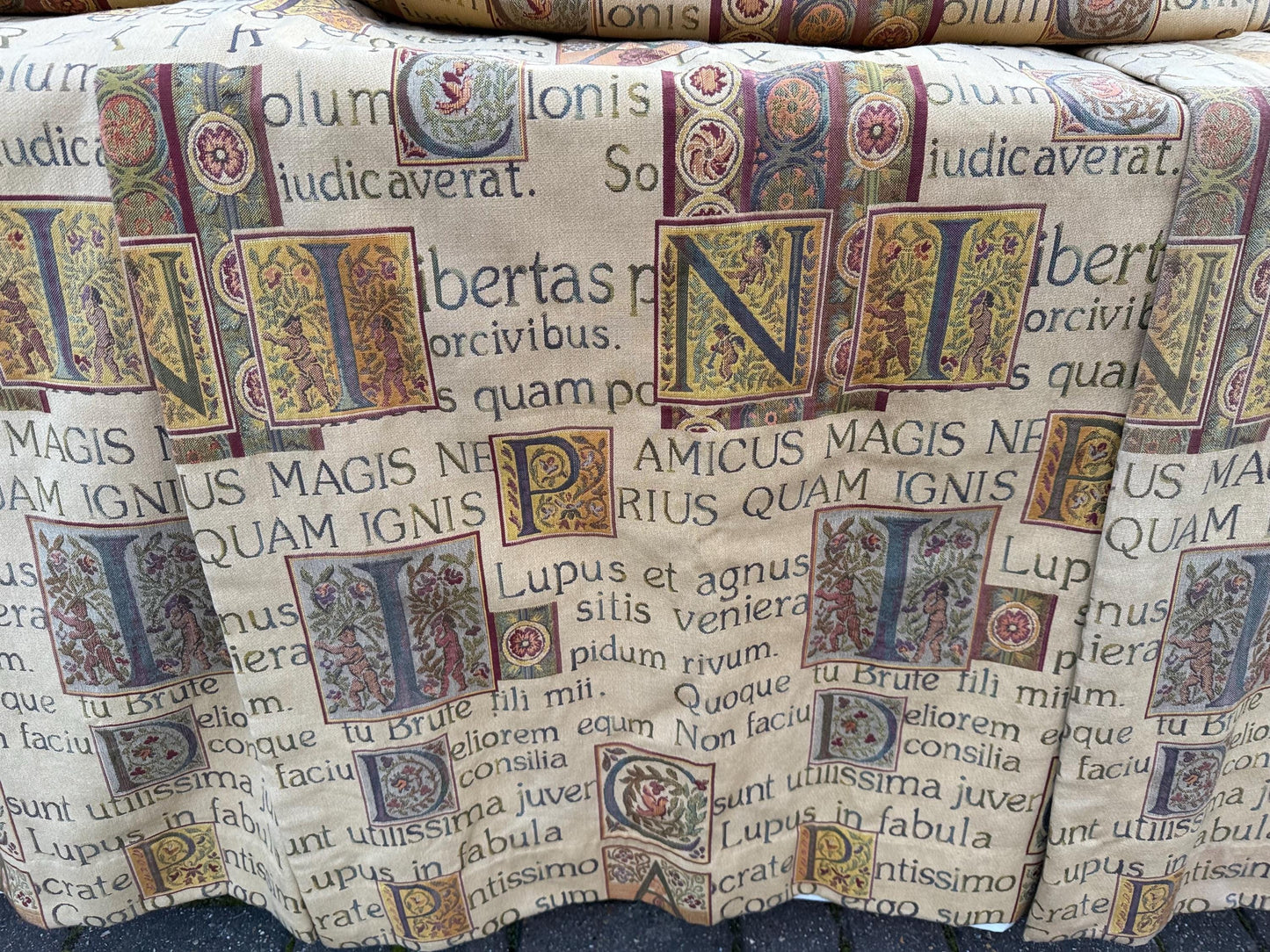 Superb vintage curtains (3 pairs, 6 drops) in quality Latin script fabric, lined and pencil pleats - 178cm drop, 125cm width per drop