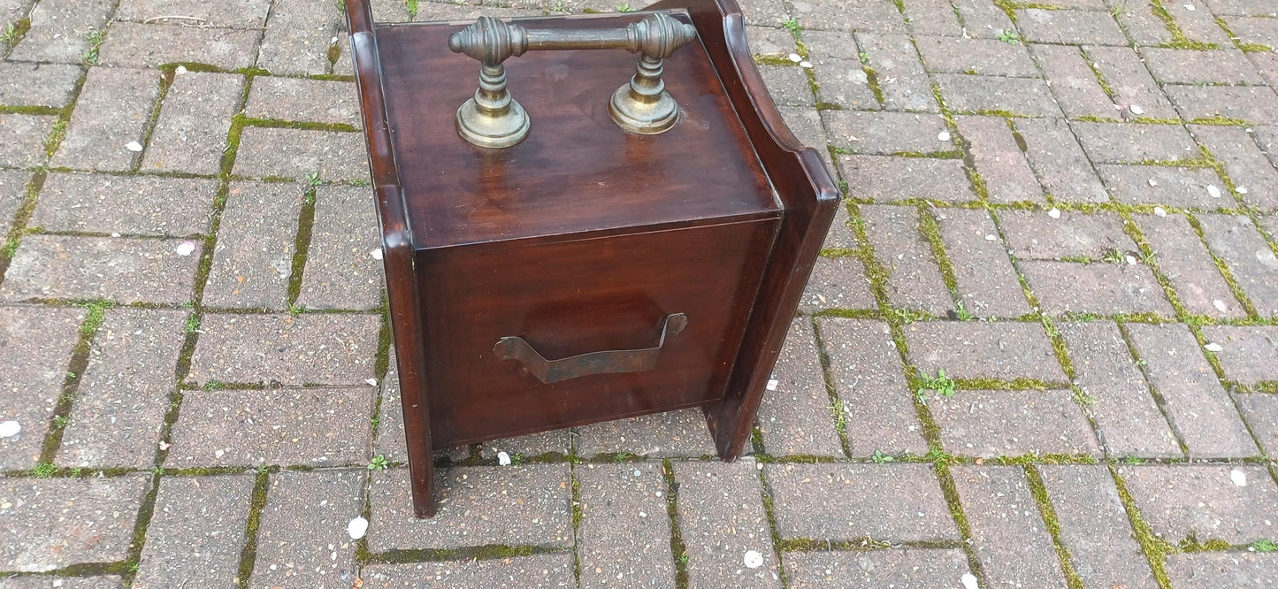 Large Antique Edwardian Mahogany Coal Scuttle With Brass Handle & Metal Liner Vintage Fireside Box Fireplace Bin Kindling Wood Fuel Storage.
