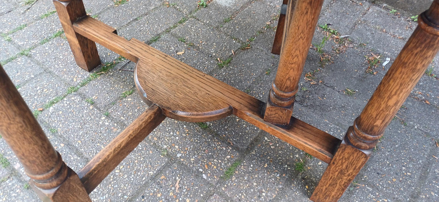 Rare Antique Oak Gate Leg Table – 1920s Drop Leaf Side Table – Jacobean Revival Coffee or Games Table Compact & Versatile FREE HAND Delivery