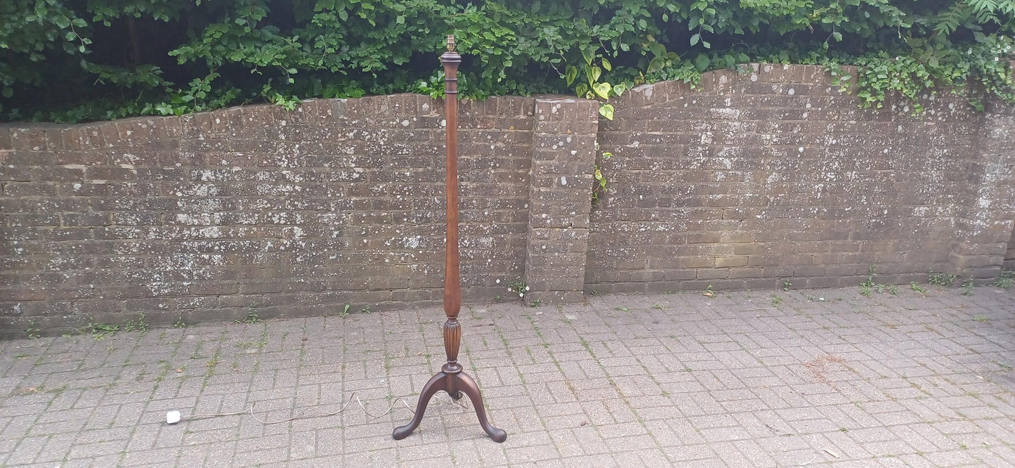Vintage Mahogany Turned Column Floor Standard Lamp Working Order Traditional Style VGC FREE HAND Delivery Working Order and Pat Tested