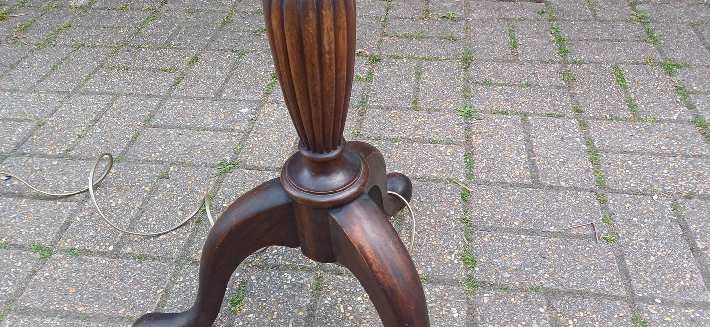 Vintage Mahogany Turned Column Floor Standard Lamp Working Order Traditional Style VGC FREE HAND Delivery Working Order and Pat Tested
