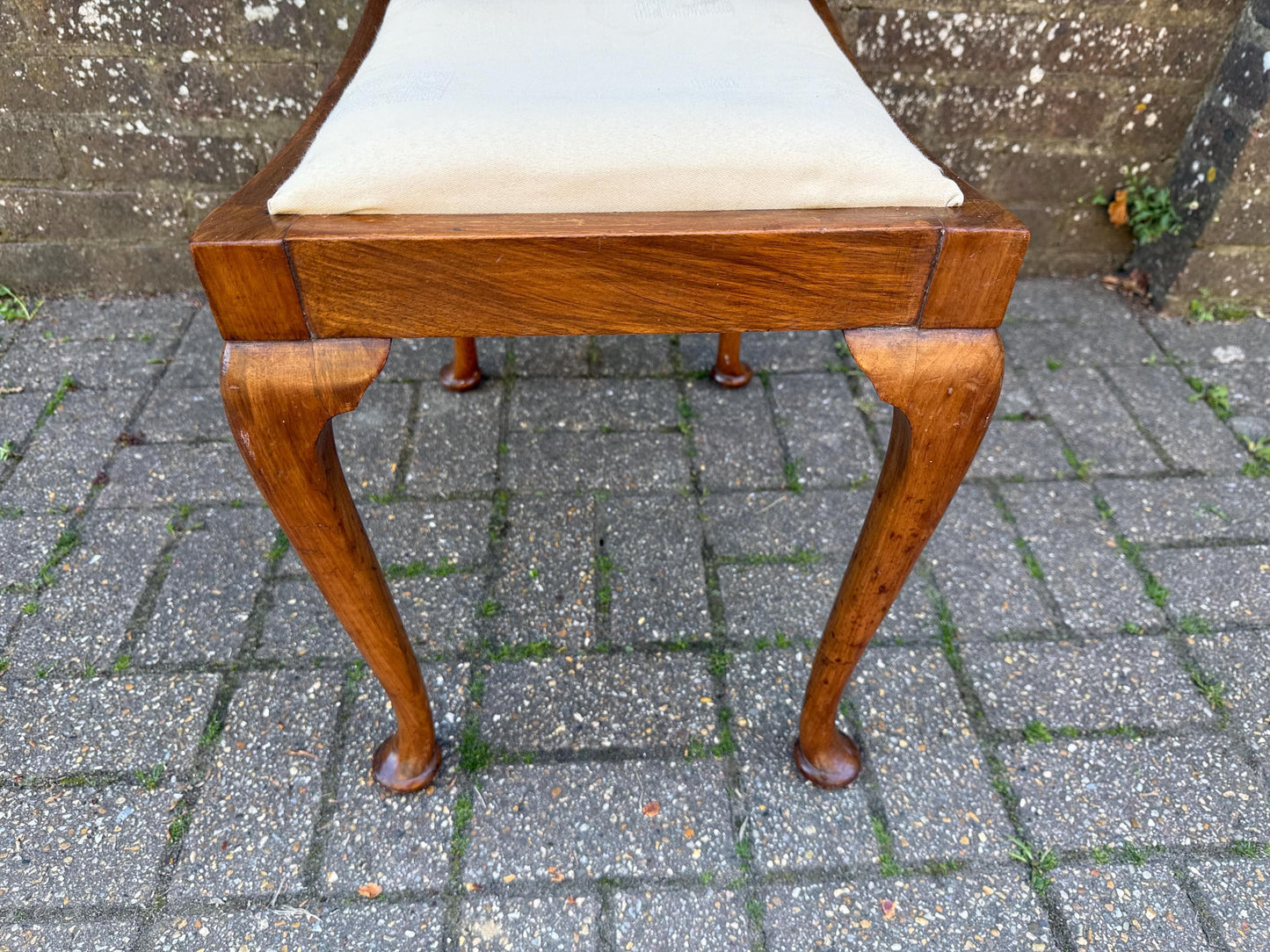 Mahogany vintage Queen Anne style cabriole leg vanity stool with upholstered seat