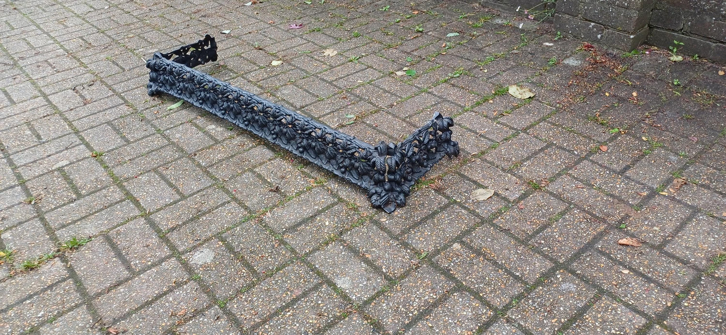 Antique Cast Iron Fire Fender with Fruit and Foliage Motif – Ornate Victorian Fireplace Guard Vintage Hearth Surround FREE HAND Delivery