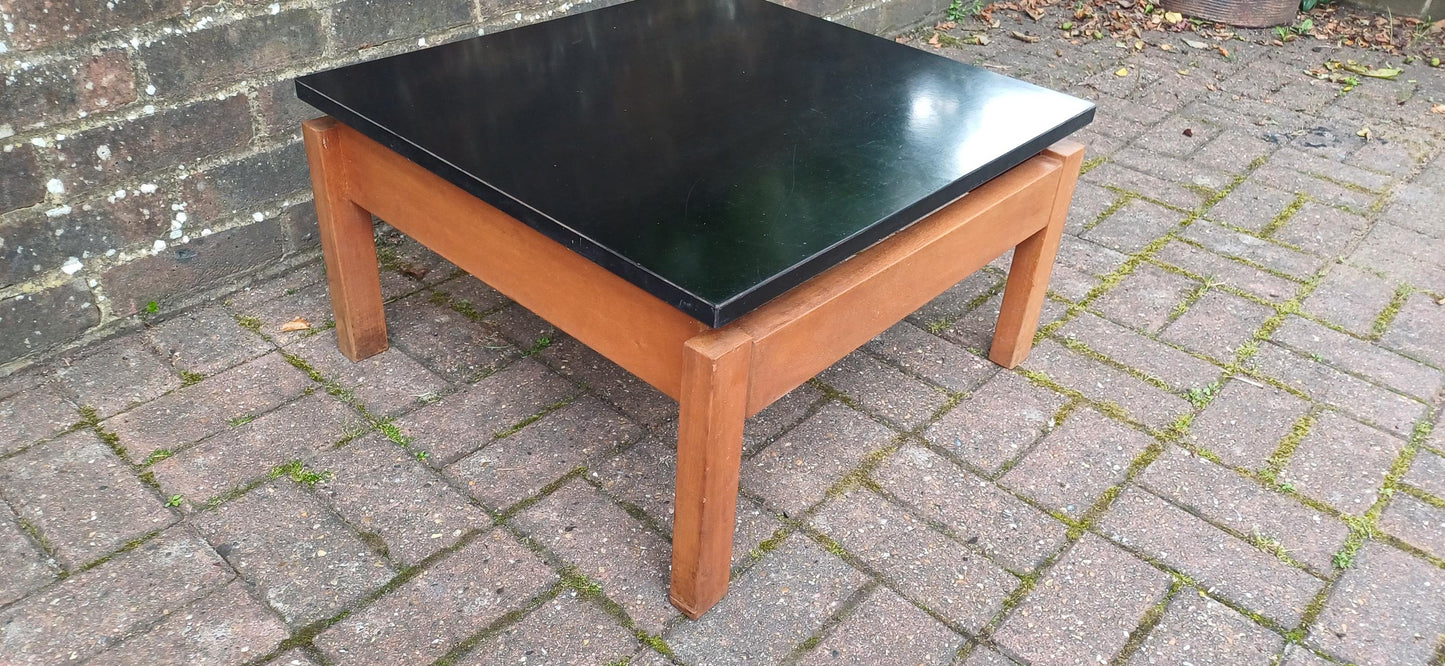 Vintage Mid Century Modern Coffee Table – Black Top & Solid Wood Base – Scandinavian Style Retro 60s 70s Living Room Furniture