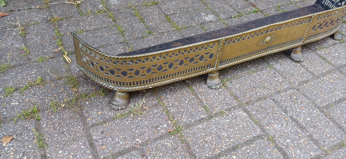 Antique Brass Fireplace Fender With Claw Feet – Georgian Style Pierced Gallery Fire Guard – Large Hearth Surround 19th Century