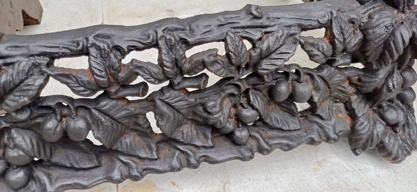 Antique Cast Iron Fire Fender with Fruit and Foliage Motif – Ornate Victorian Fireplace Guard Vintage Hearth Surround FREE HAND Delivery