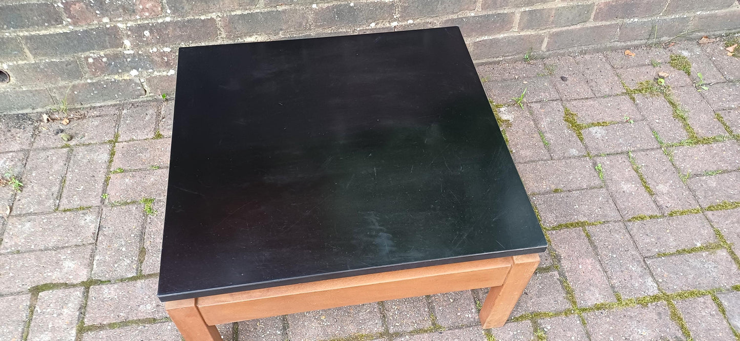 Vintage Mid Century Modern Coffee Table – Black Top & Solid Wood Base – Scandinavian Style Retro 60s 70s Living Room Furniture