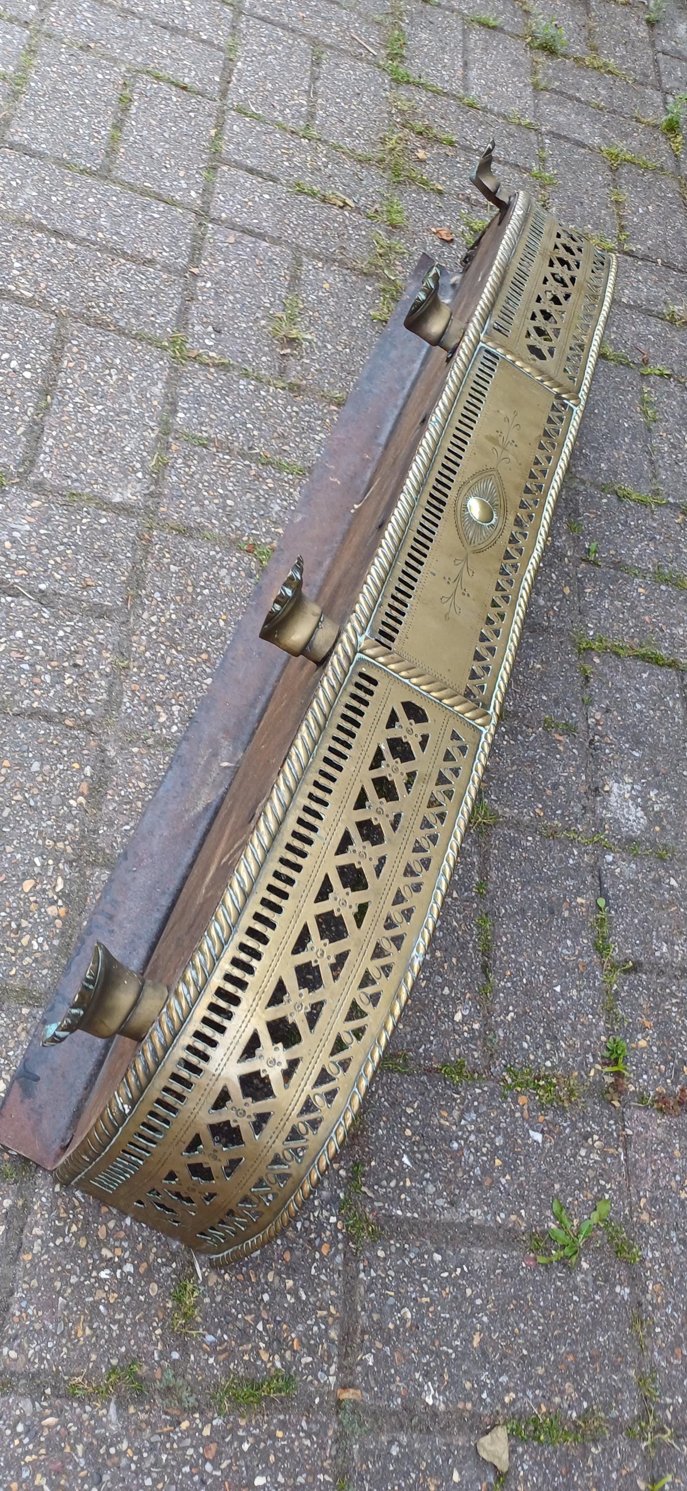 Antique Brass Fireplace Fender With Claw Feet – Georgian Style Pierced Gallery Fire Guard – Large Hearth Surround 19th Century