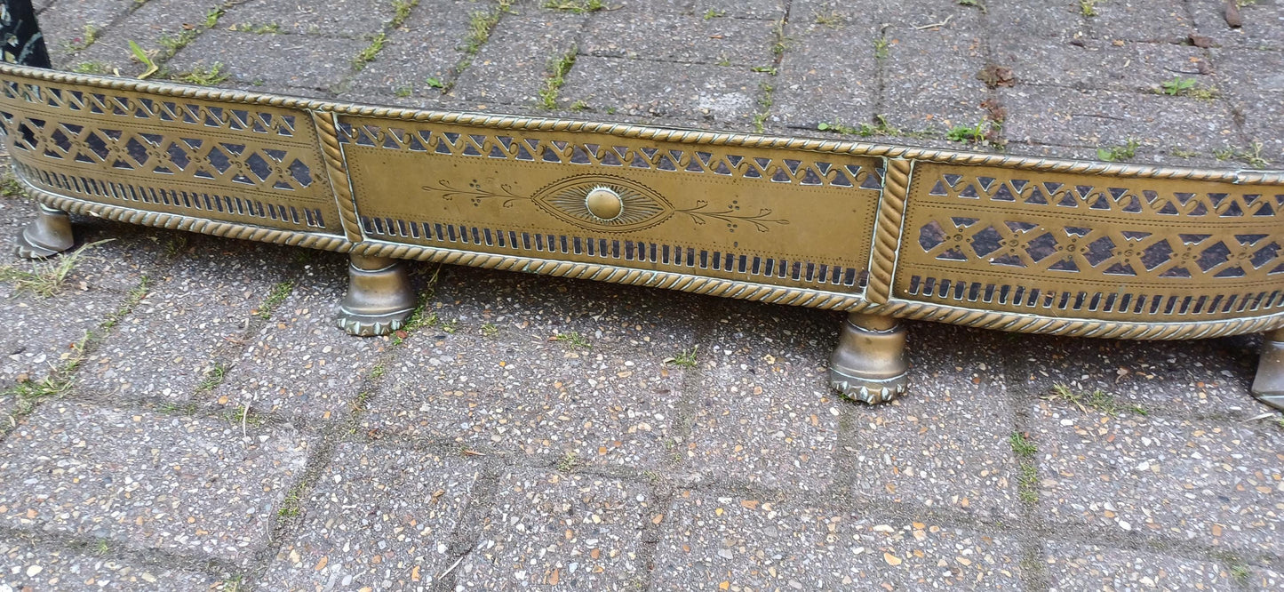 Antique Brass Fireplace Fender With Claw Feet – Georgian Style Pierced Gallery Fire Guard – Large Hearth Surround 19th Century