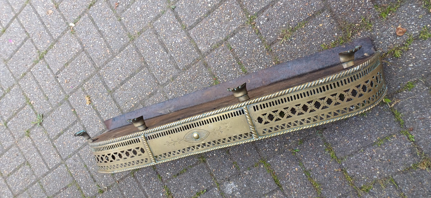 Antique Brass Fireplace Fender With Claw Feet – Georgian Style Pierced Gallery Fire Guard – Large Hearth Surround 19th Century