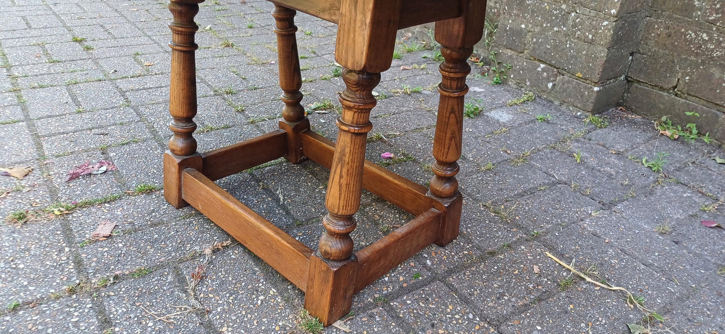 Vintage Oak Gateleg Drop Leaf Occasional Table | Traditional English Rustic Solid Wood Side Table | Turned Legs Folding Table