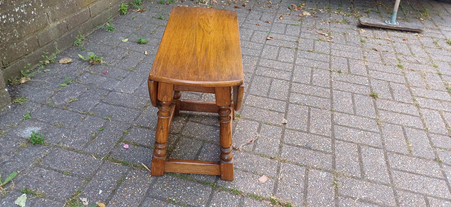 Vintage Oak Gateleg Drop Leaf Occasional Table | Traditional English Rustic Solid Wood Side Table | Turned Legs Folding Table