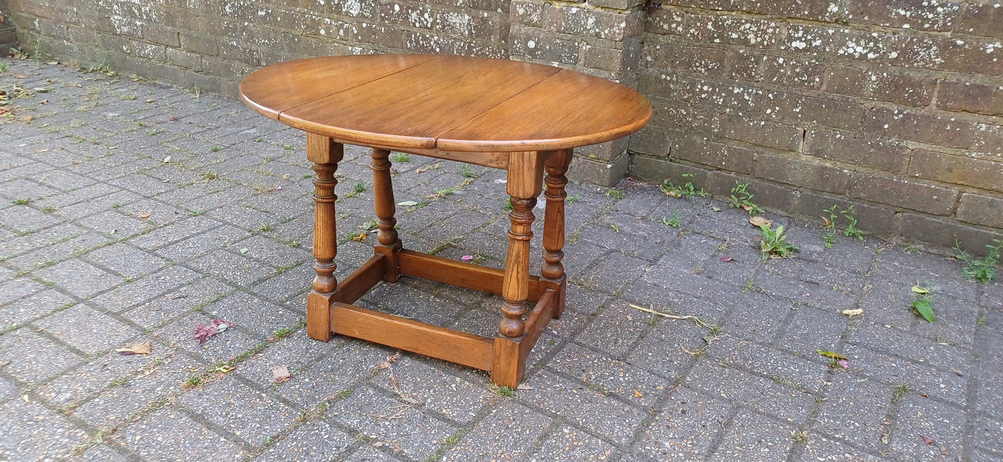 Vintage Oak Gateleg Drop Leaf Occasional Table | Traditional English Rustic Solid Wood Side Table | Turned Legs Folding Table