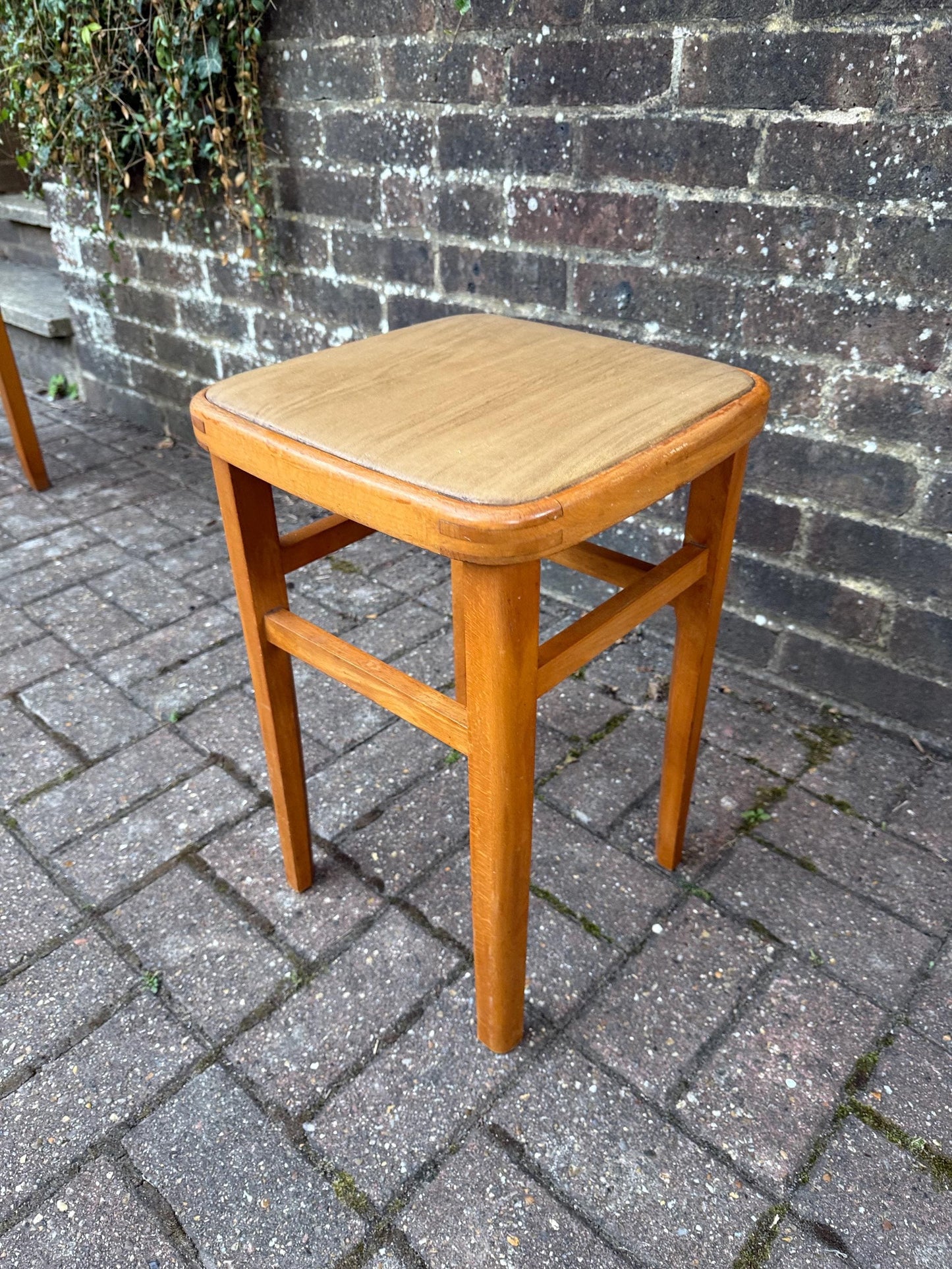 Vintage Retro Vinyl Top Wooden Stool – Retro 1960s 1970s Kitchen or Utility Seat, Wipe-Clean Square Padded Top, Compact Design, Retro stool