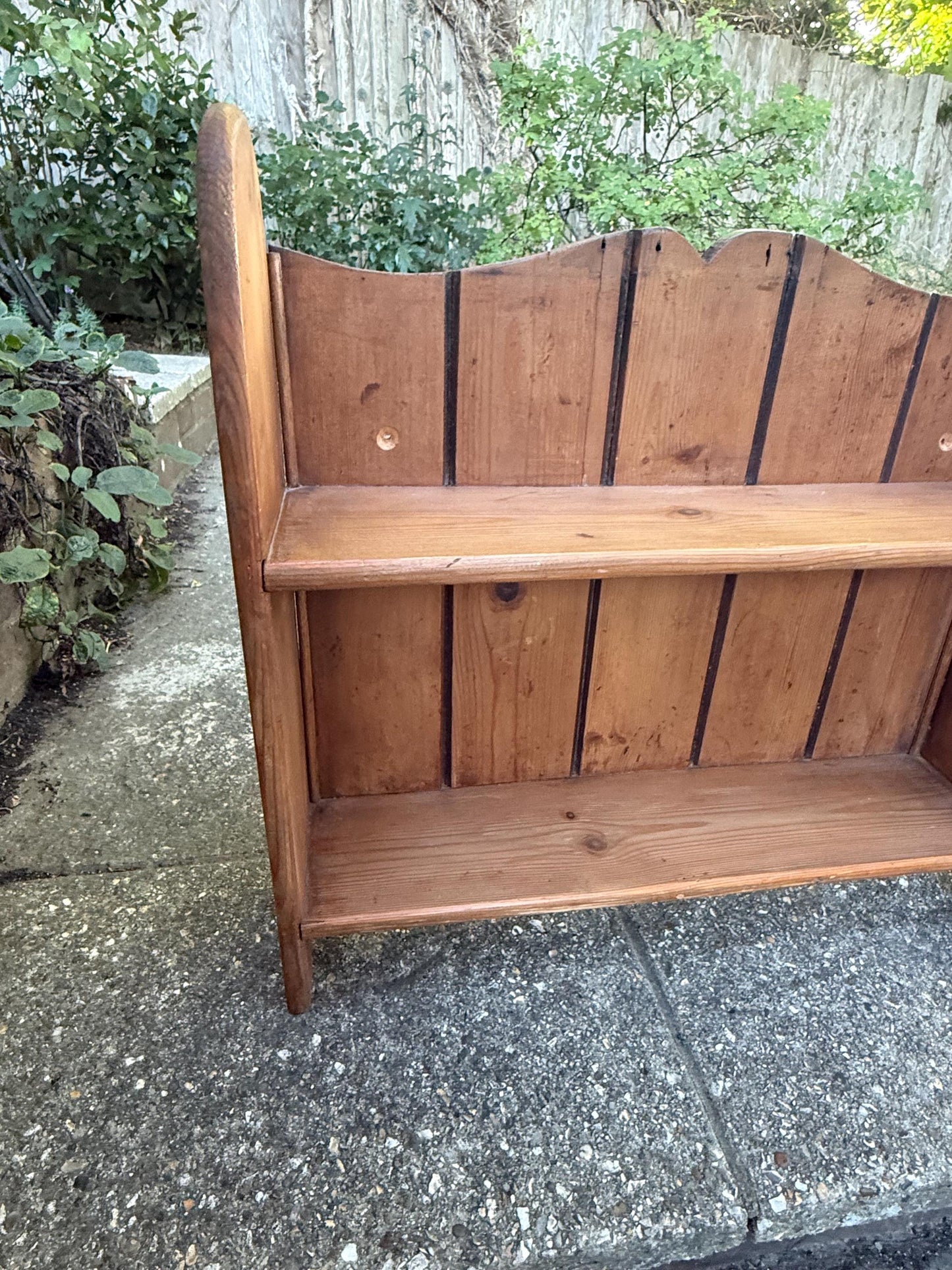 Vintage Rustic Pine Wall Shelf Unit – 2 Tier Wooden Display Storage, Scalloped Back, Country Farmhouse Cottagecore Kitchen Living Room Decor