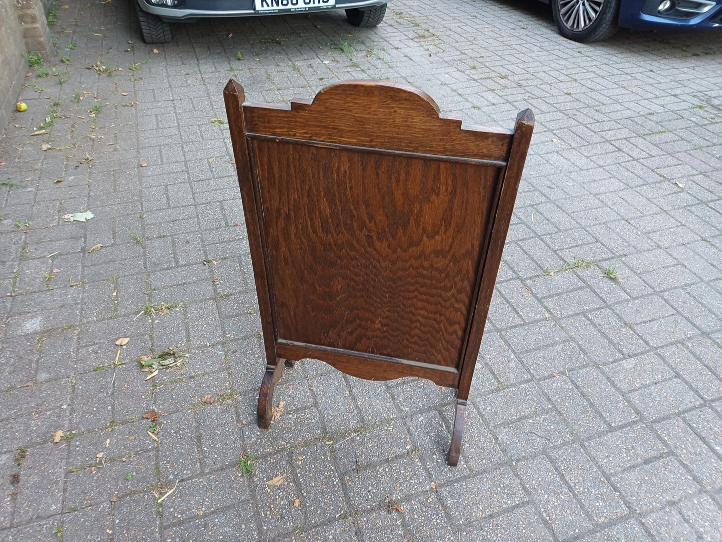 Antique Oak Arts and Crafts Firescreen with Decorative Carved Panel – Vintage Early 20th Century Fireplace Guard
