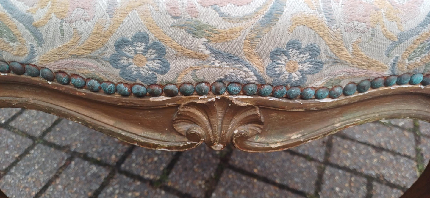 Vintage French Louis XV Style Dressing Stool – Gilt Carved Frame with Cabriole Legs and Tapestry Upholstery, Shabby Chic Vanity Seat c.1940s