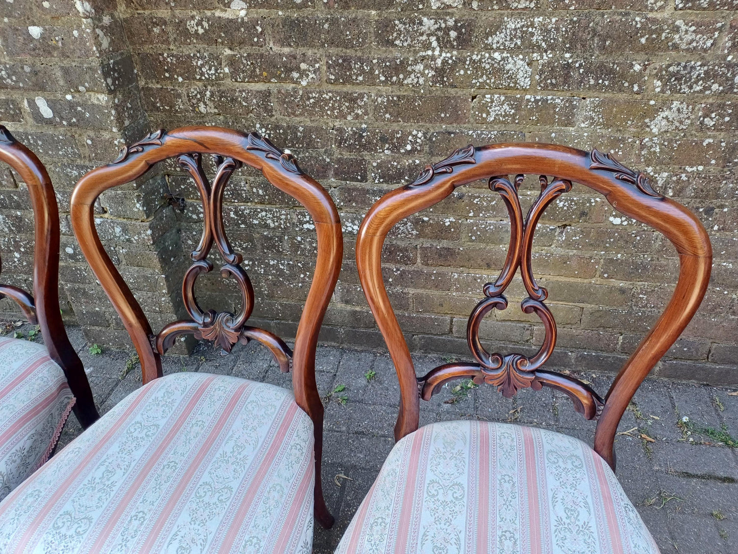 Set of 4 Antique Victorian Balloon Back Dining Chairs – Carved Rosewood with Cabriole Legs & Upholstered Seats c.1860 FREE HAND Delivery VGC