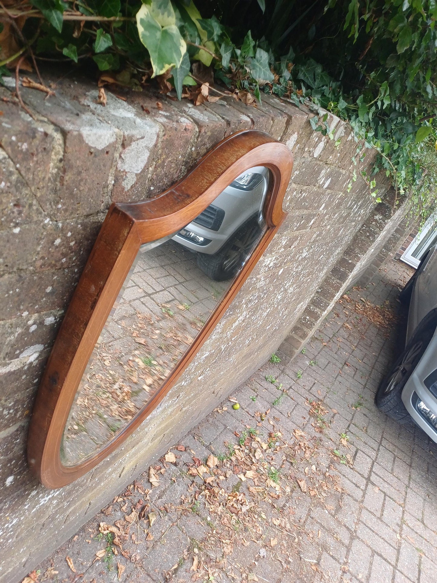 Vintage 1920s Shield Shaped Wall Mirror – Elegant Bevelled Glass & Inlaid Wood Frame – Former Early 20th Century Dressing Table Mirror