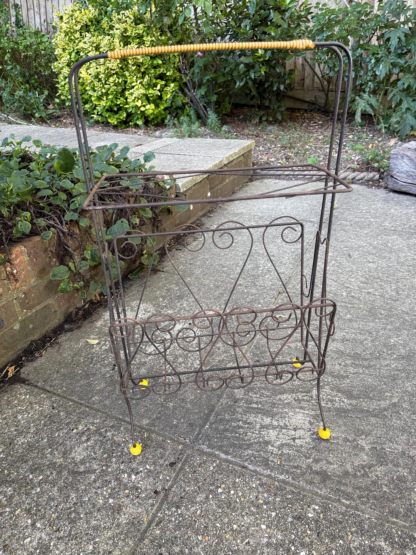 Vintage 1950s Wire Magazine Rack – Mid-Century Scrollwork Storage Stand with original Yellow Feet & Handle, vintage storage rack - towels?