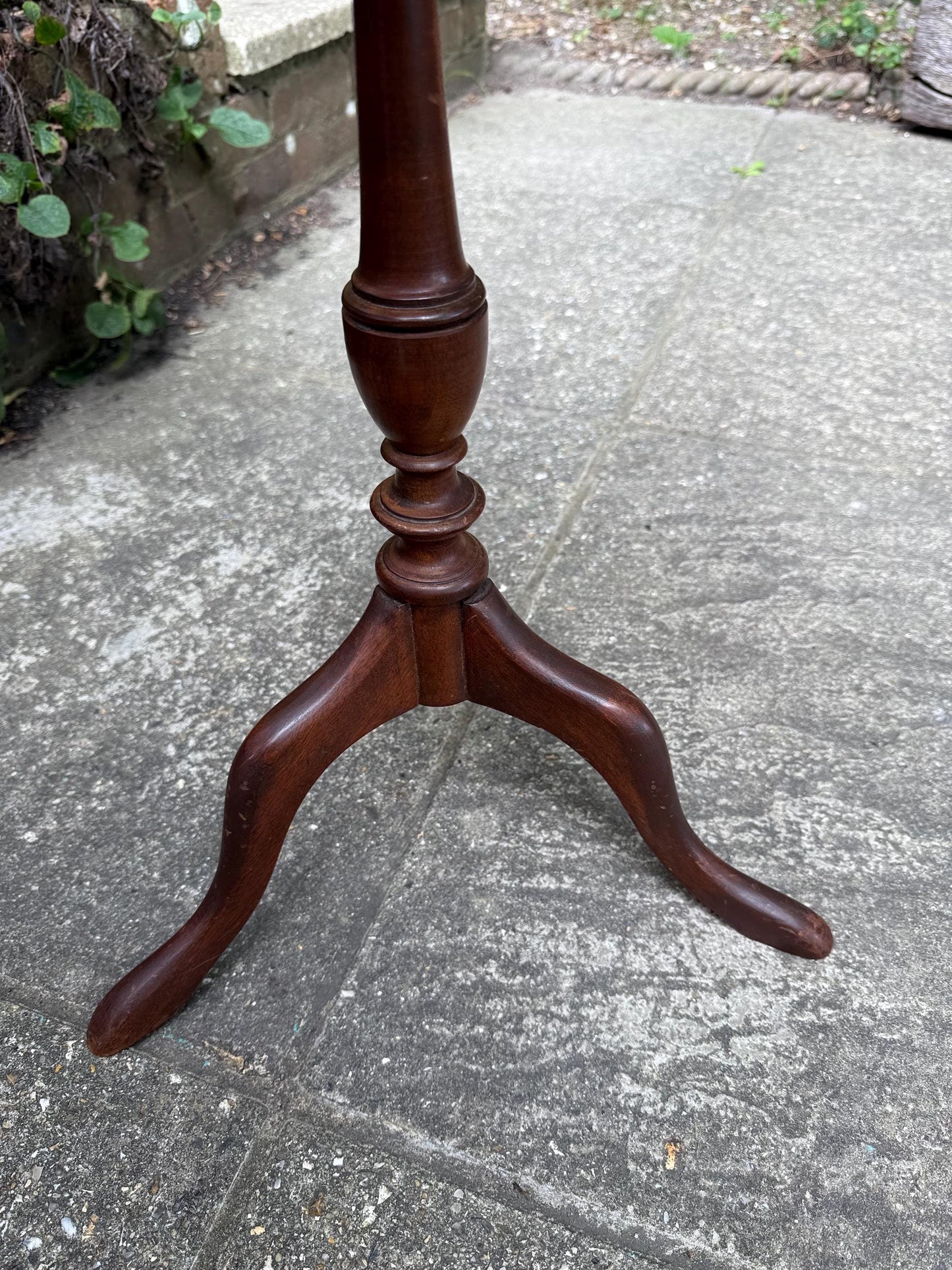 Shabby Vintage Wine Table, Round Tripod Side Table with Leather Inlay, Rustic Patina, upcycle project, Country House Style