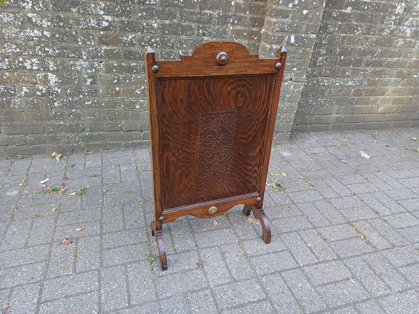 Antique Oak Arts and Crafts Firescreen with Decorative Carved Panel – Vintage Early 20th Century Fireplace Guard