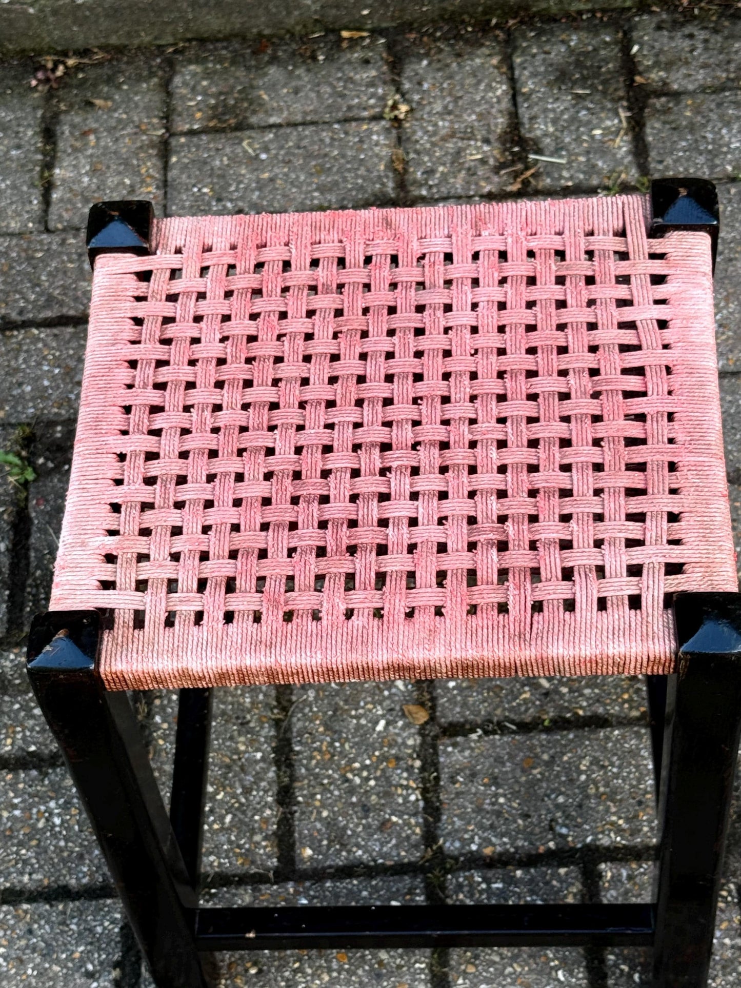 Vintage Mid Century Woven Stool – Black Wood Frame with Pink Cord Seat – Retro Side Table, Plant Stand, Boho Decor