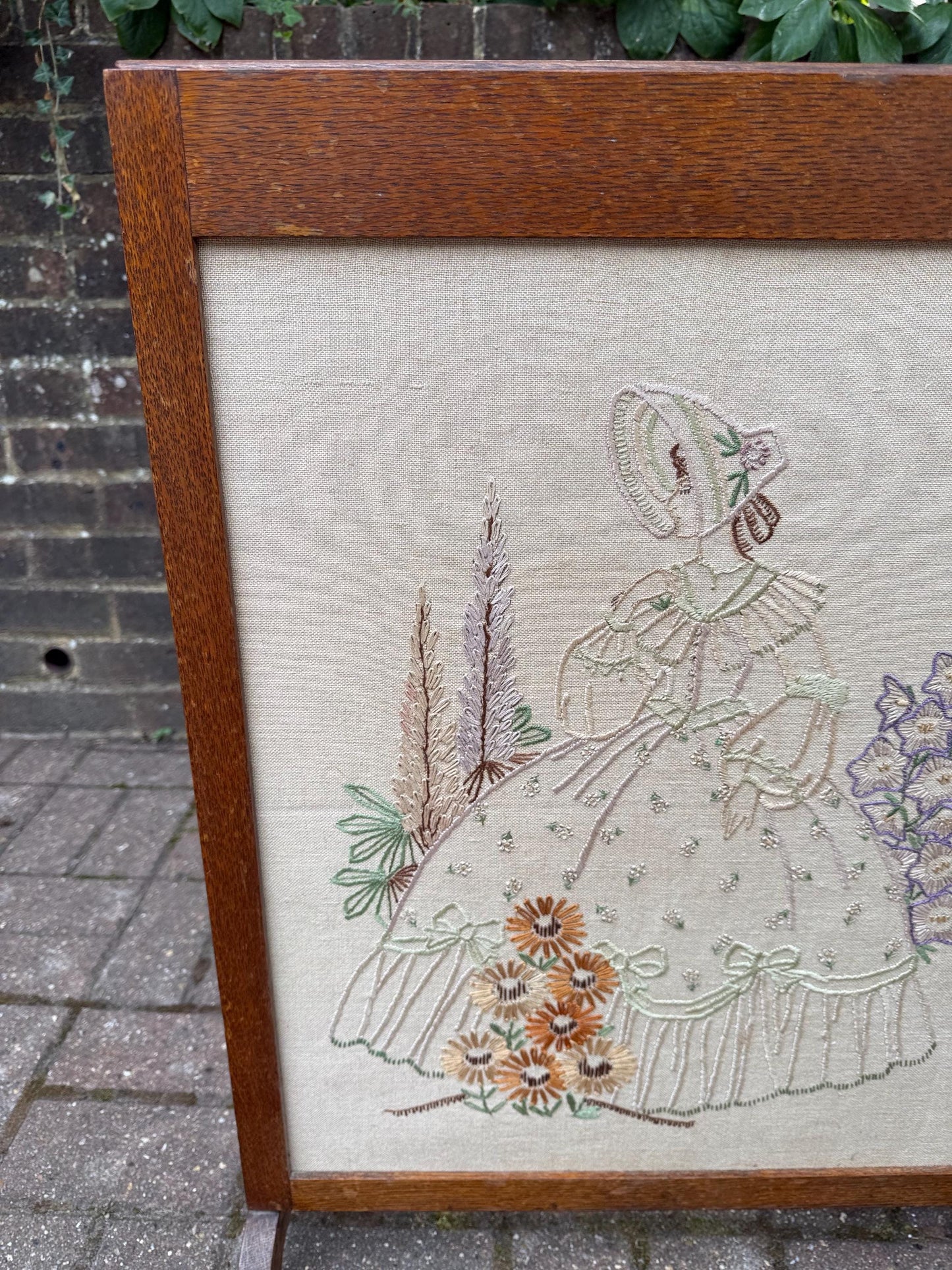 Vintage Oak Fire Screen with Hand-Embroidered Lady & Flowers – Early 20thC Needlework Fireside Panel, Antique Oak fire screen, No Glass