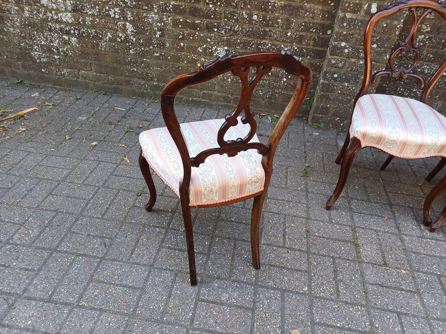 Set of 4 Antique Victorian Balloon Back Dining Chairs – Carved Rosewood with Cabriole Legs & Upholstered Seats c.1860 FREE HAND Delivery VGC