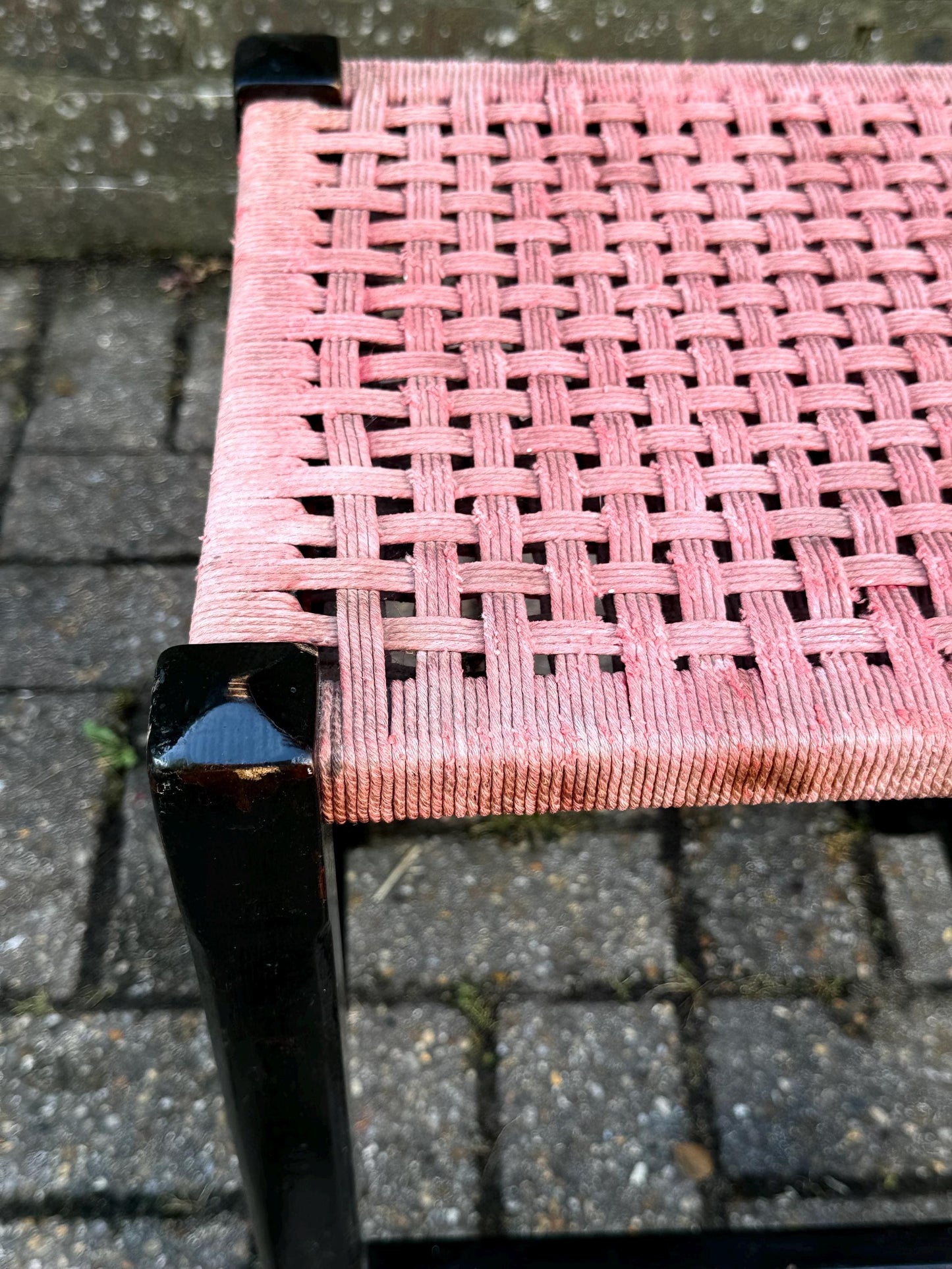 Vintage Mid Century Woven Stool – Black Wood Frame with Pink Cord Seat – Retro Side Table, Plant Stand, Boho Decor