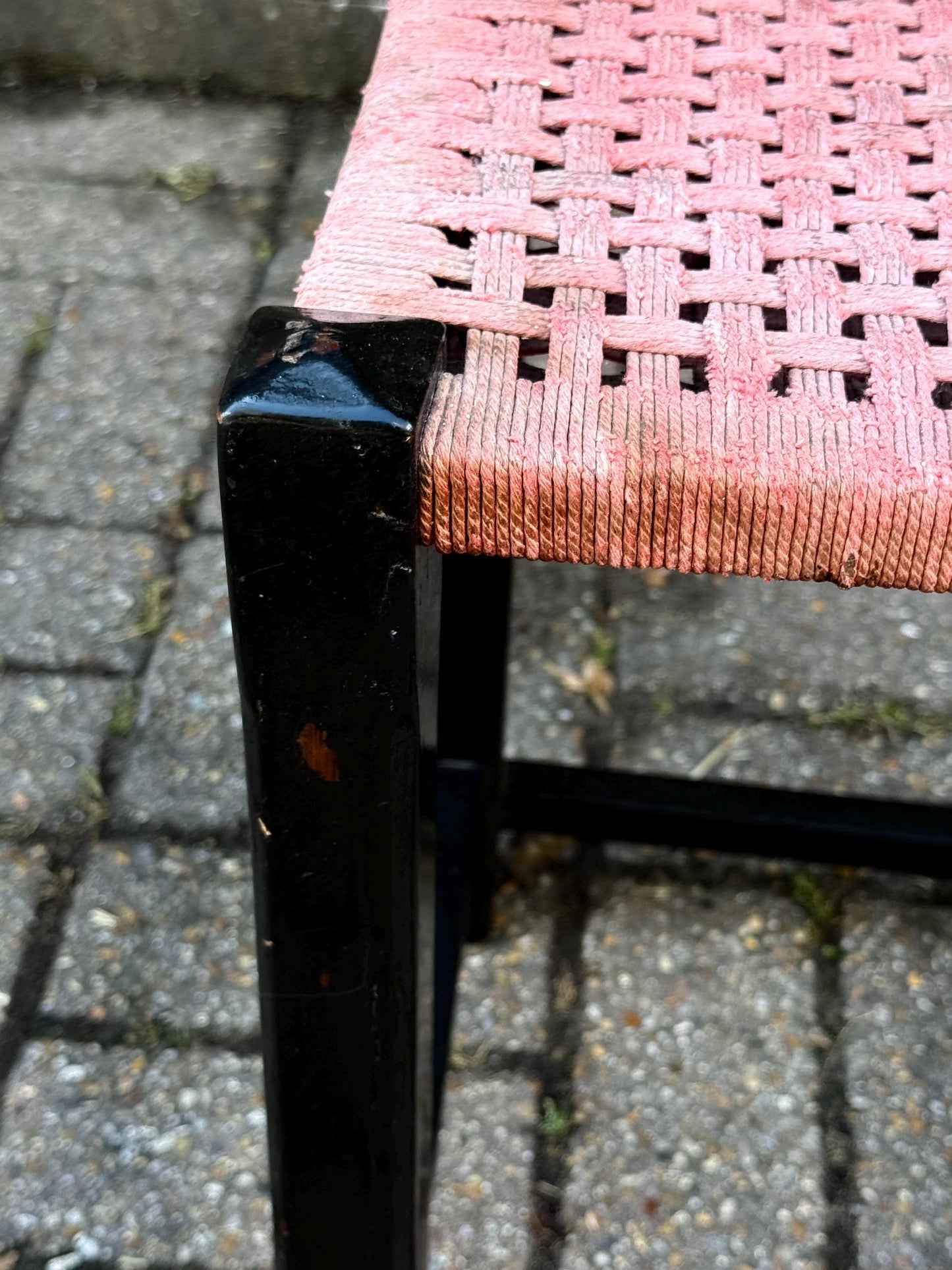 Vintage Mid Century Woven Stool – Black Wood Frame with Pink Cord Seat – Retro Side Table, Plant Stand, Boho Decor