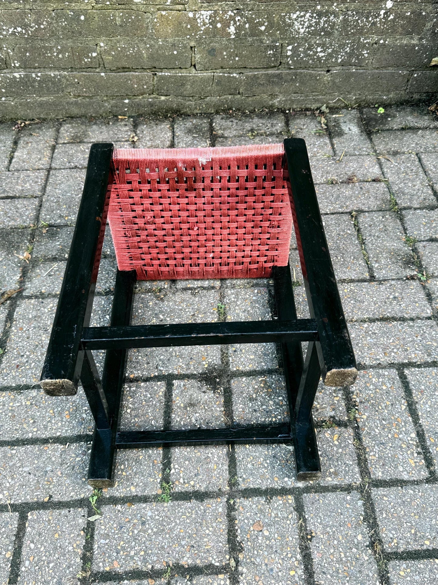 Vintage Mid Century Woven Stool – Black Wood Frame with Pink Cord Seat – Retro Side Table, Plant Stand, Boho Decor