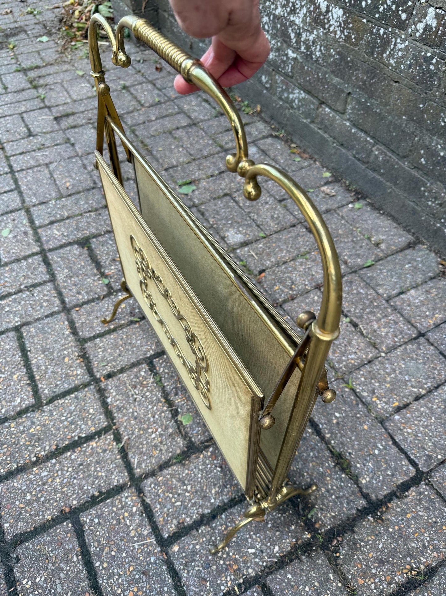 Rare Made in Italy Metalars Vintage Brass Folding Magazine Rack – Mid-Century Folding Newspaper Holder with Handle, Ornate Hollywood Regency