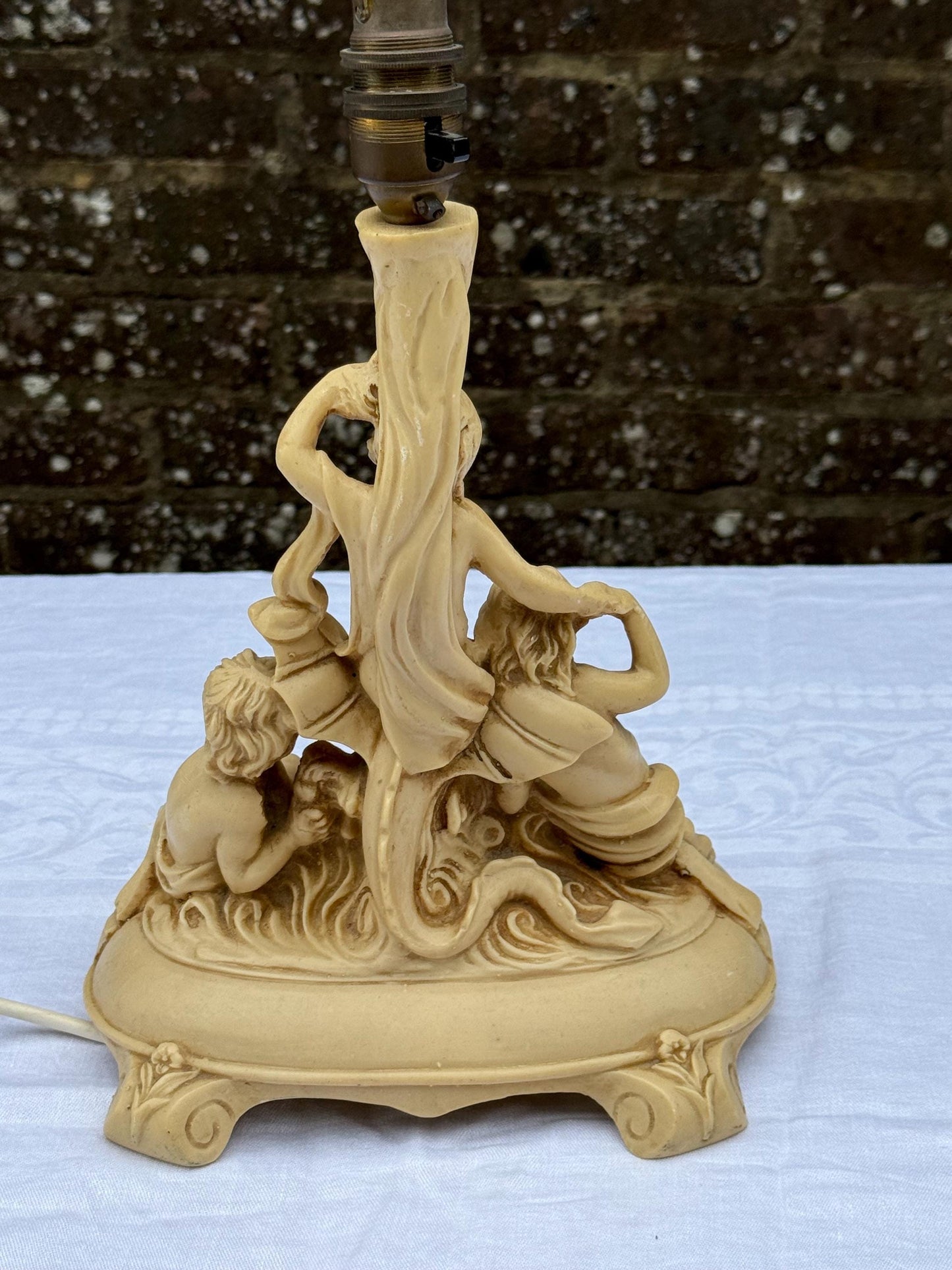 Vintage Resin Cherub Lamp, Baroque Rococo Putti Table Lamp Base with Ornate Detail, Classical Decorative Lighting - working and tested