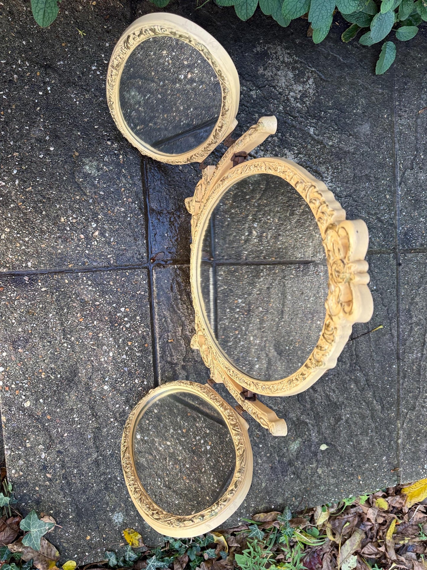 Vintage 1970s Rococo Triple Vanity Mirror, Ornate Dressing Table Mirror, French Style Swivel Oval Mirror Hollywood Regency Decor Retro decor